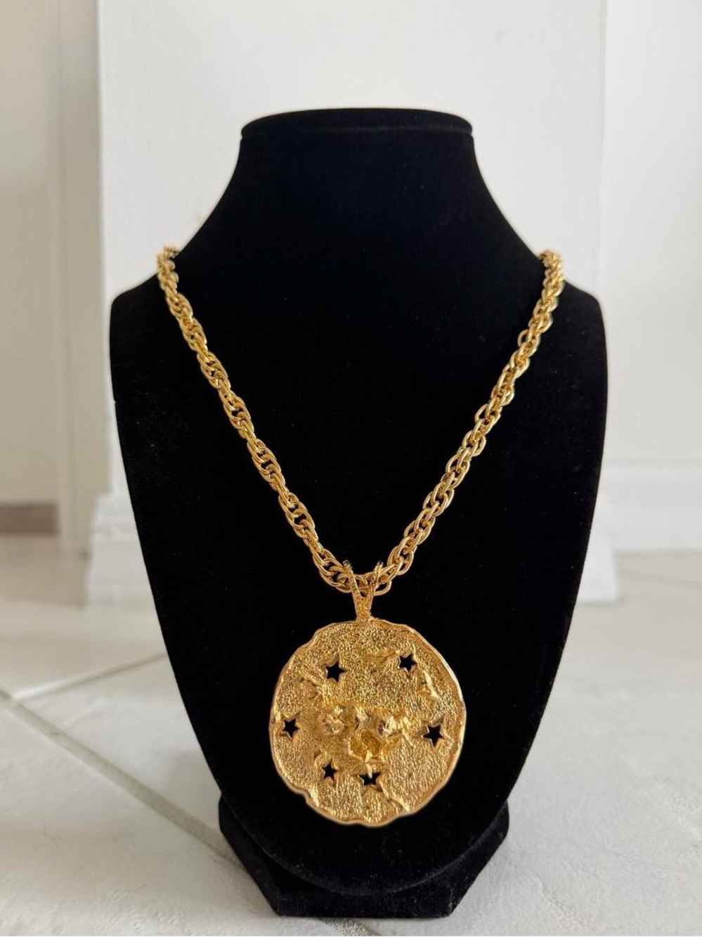 Vintage Horoscope Gold Medallion Pendant Necklace - Women Jewelry